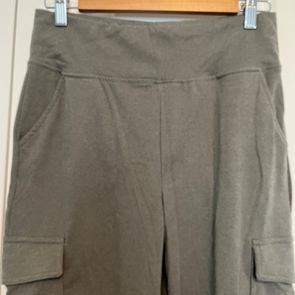 Women's cargo jogger pants medium by New Day soft comfy fit - Picture 2 of 7
